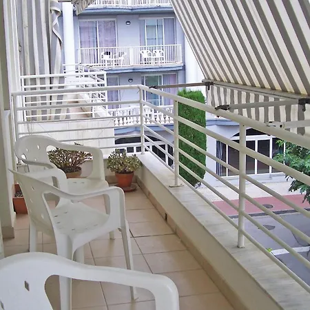 Apartamento Cozy In With Kitchen